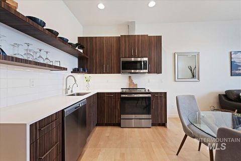 Photo of 1621 W Idaho St, Boise, ID 83702 (MLS # 98973040)