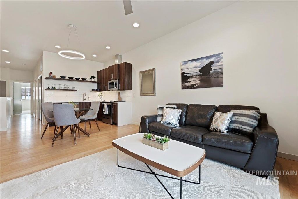 Photo of 1621 W Idaho St, Boise, ID 83702 (MLS # 98973040)