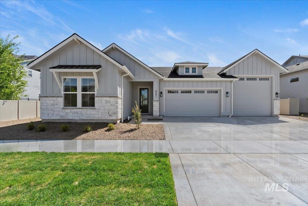 Photo of 2391 E Snocreek Dr, Eagle, ID 83616 (MLS # 98963423)