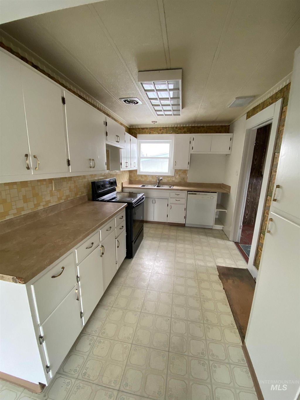 Photo of 520 S 3rd Ave, Caldwell, ID 83605 (MLS # 98978258)