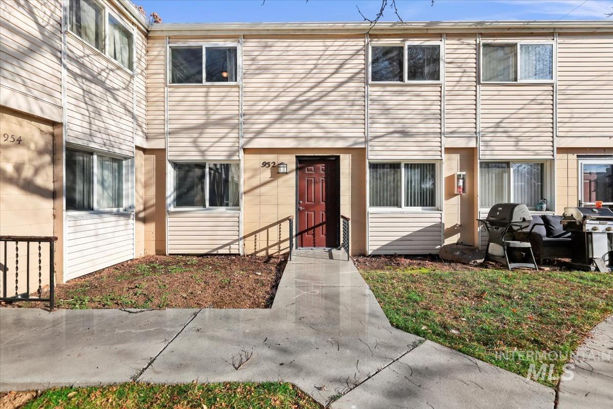 Entrance to property