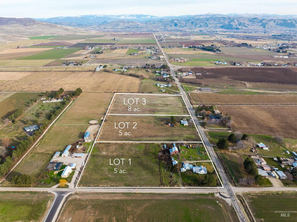 Photo of 970 W Black Canyon Hwy, Emmett, ID 83617 (MLS # 98986055)