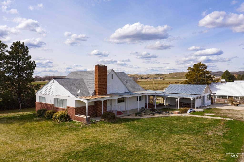 Photo of 970 W Black Canyon Hwy, Emmett, ID 83617 (MLS # 98986055)