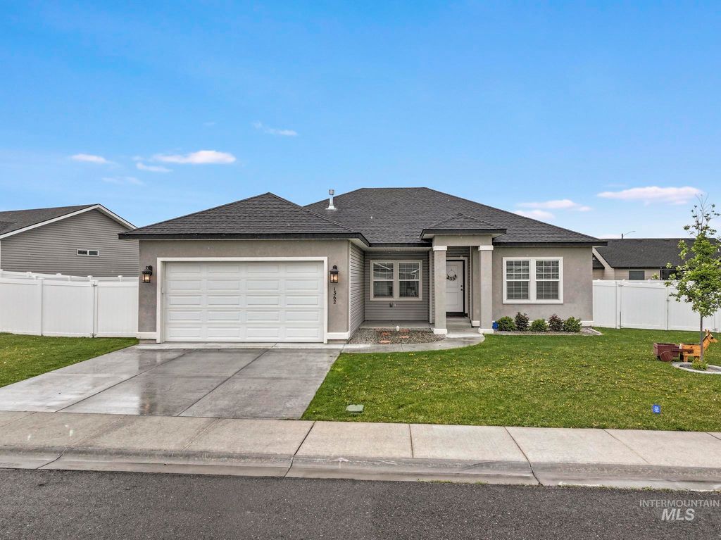 Photo of 1362 Golden Pheasant Dr, Twin Falls, ID 83301 (MLS # 98982516)