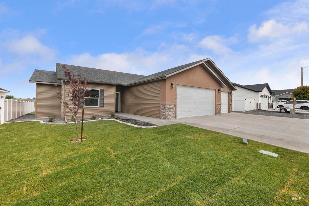 Photo of 1449 Golden Pheasant Dr, Twin Falls, ID 83301 (MLS # 98989717)
