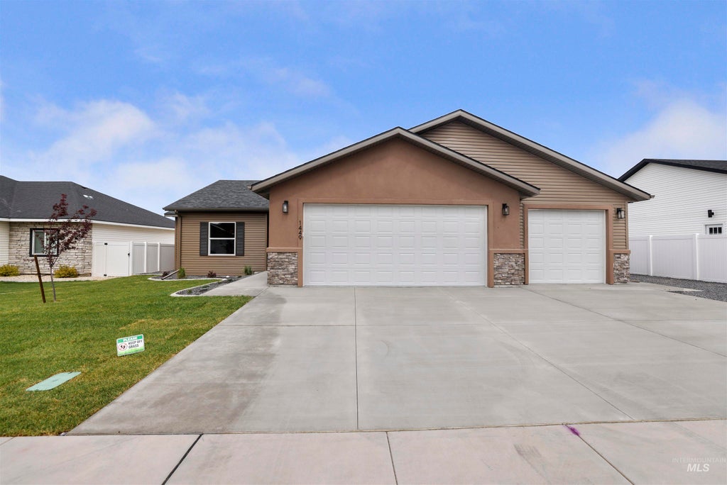 Photo of 1449 Golden Pheasant Dr, Twin Falls, ID 83301 (MLS # 98989717)