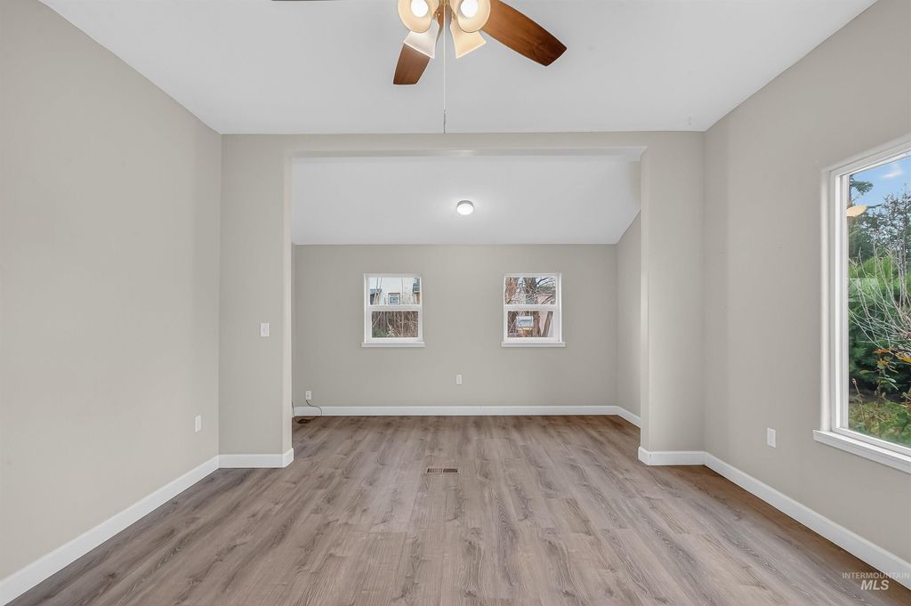 Photo of 833 8th St, Clarkston, WA 99403 (MLS # 98975584)