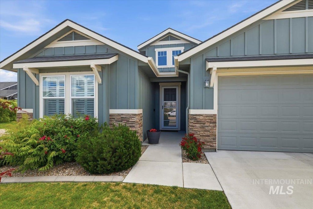 Photo of 4157 S Lava Springs Loop, Nampa, ID 83686 (MLS # 98989909)
