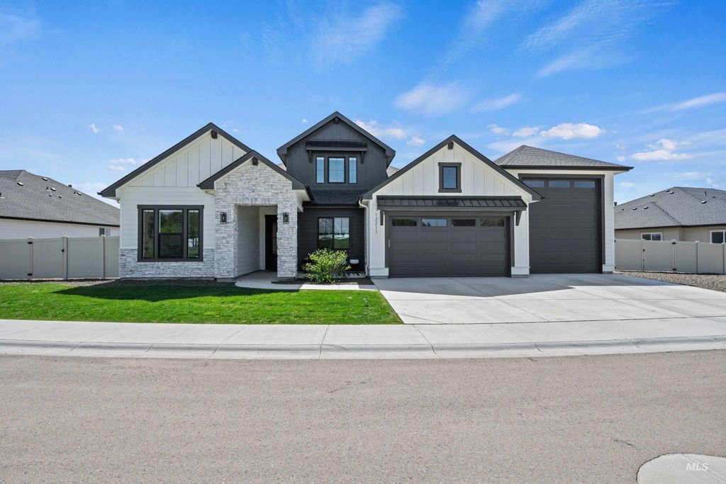 Photo of 12211 W Cobalt Lake Dr, Star, ID 83669 (MLS # 98983316)