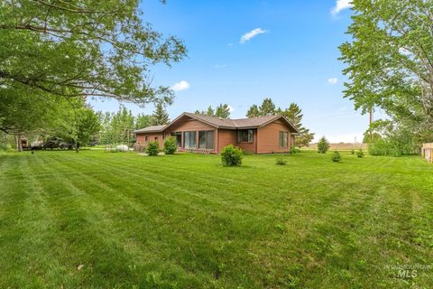 Photo of 4 N 100 W, Fairfield, ID 83327 (MLS # 98951159)