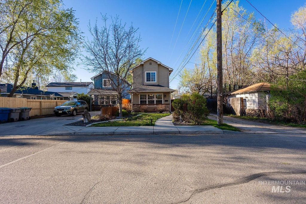 Photo of 3309 W Palouse St, Boise, ID 83705 (MLS # 98979830)