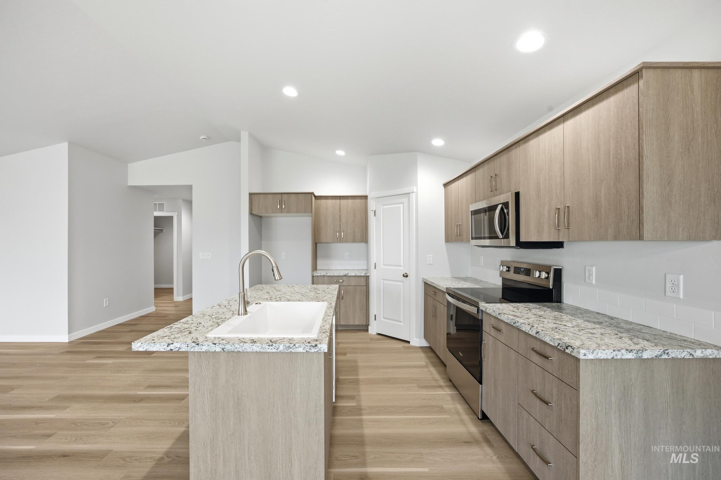 431 Aplomado Ct