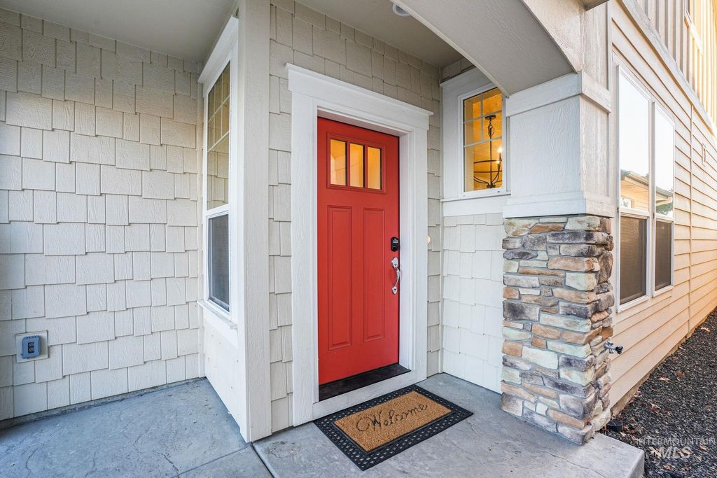 Photo of 1911 E Presidential Drive, Meridian, ID 83642 (MLS # 98967897)