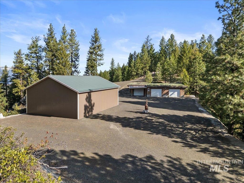 Photo of 67 Little Donner Drive, Cascade, ID 83611 (MLS # 98979779)
