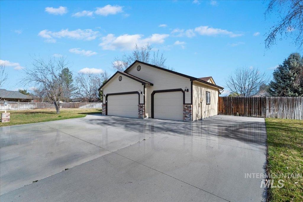 Photo of 2510 San Marco Way, Nampa, ID 83686 (MLS # 98978523)