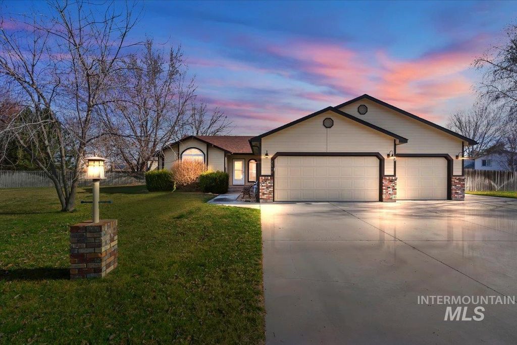 Photo of 2510 San Marco Way, Nampa, ID 83686 (MLS # 98978523)