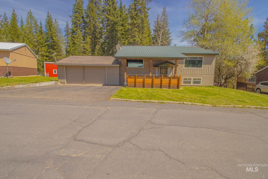 Photo of 132 Timberline Dr, Pierce, ID 83546 (MLS # 98985946)