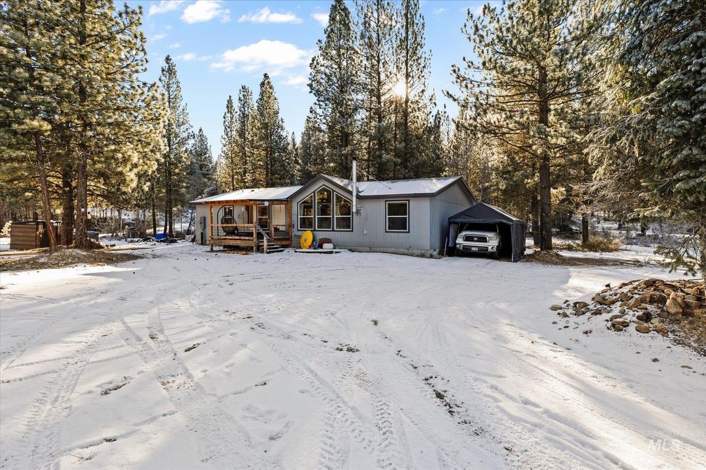 Photo of 17 Mountain Meadow Way, Idaho City, ID 83631 (MLS # 98973959)