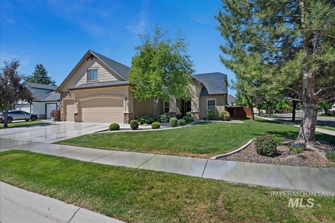 Photo of 1112 E Kaibab Trail Dr, Meridian, ID 83646 (MLS # 98989765)