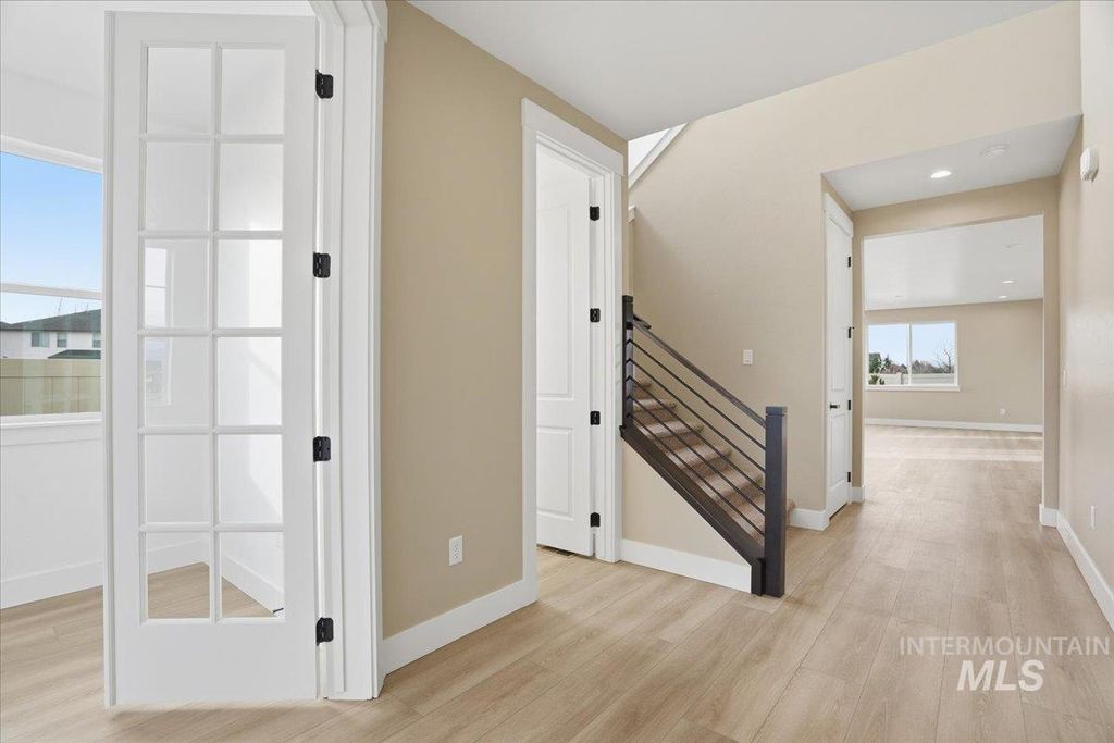 Photo of 6050 N Torva Ave, Meridian, ID 83646 (MLS # 98969362)