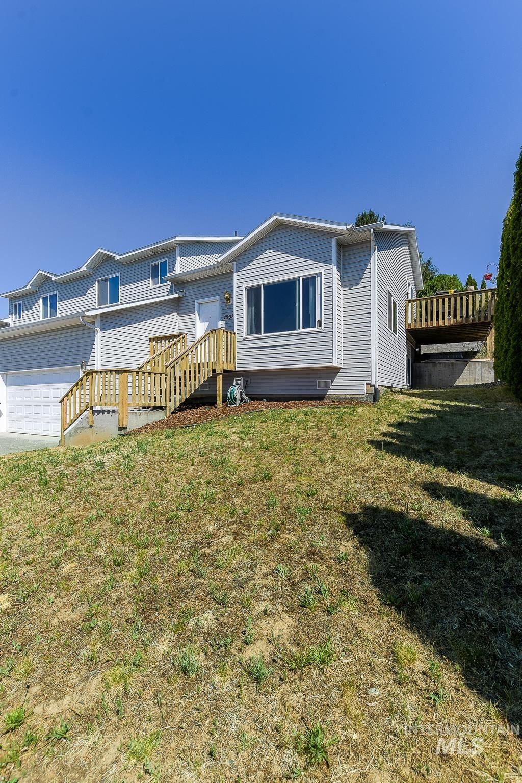 Photo of 1008 Jefferson Ct, Moscow, ID 83843 (MLS # 98955324)
