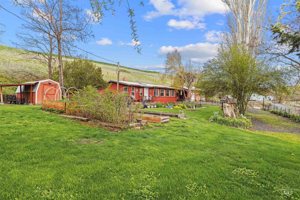 Photo of 27535 Garden Gulch Road, Culdesac, ID 83524 (MLS # 98982766)