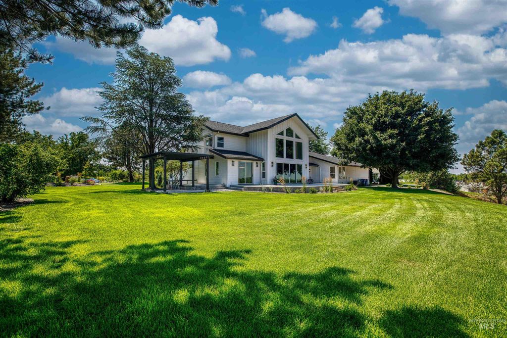 Photo of 1458 W Sandy Ct, Eagle, ID 83646 (MLS # 98972470)