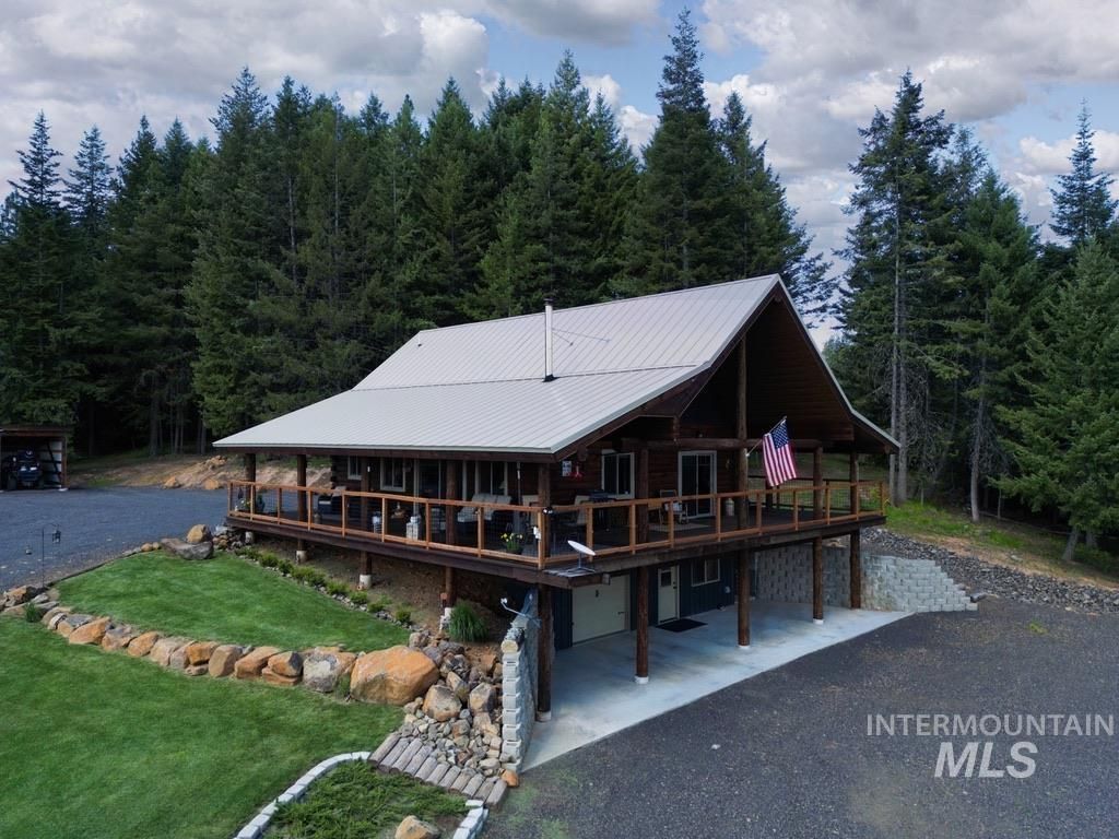Photo of 1330 Glennwood Rd, Kamiah, ID 83536 (MLS # 98985643)