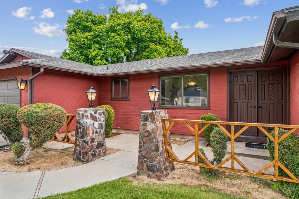 Photo of 5266 S Umatilla Ave, Boise, ID 83709 (MLS # 98984190)