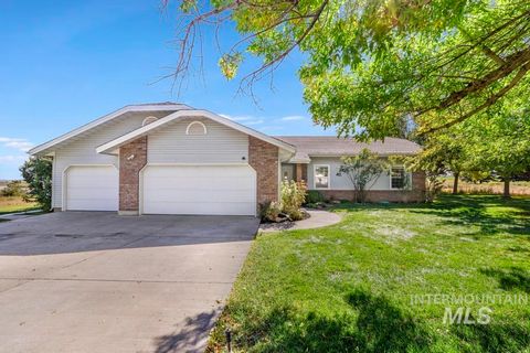 Photo of 4190 N 1572 E, Buhl, ID 83316 (MLS # 98961992)