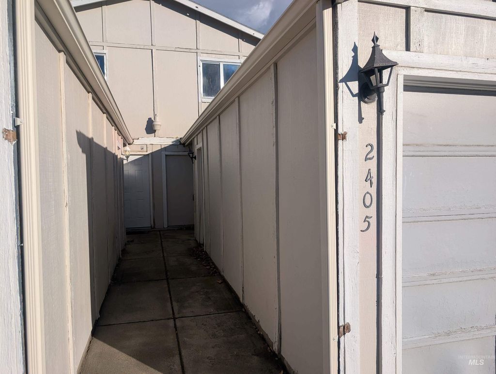 Photo of 2405 Cherry Street, Caldwell, ID 83605 (MLS # 98970885)