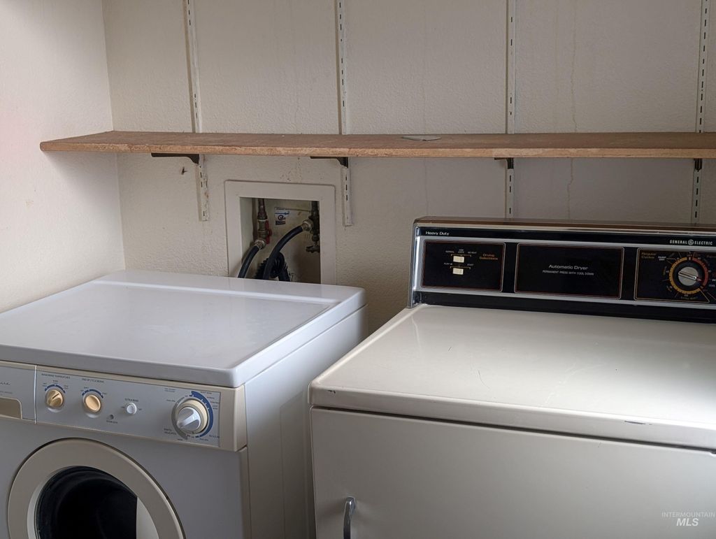 Photo of 2405 Cherry Street, Caldwell, ID 83605 (MLS # 98970885)