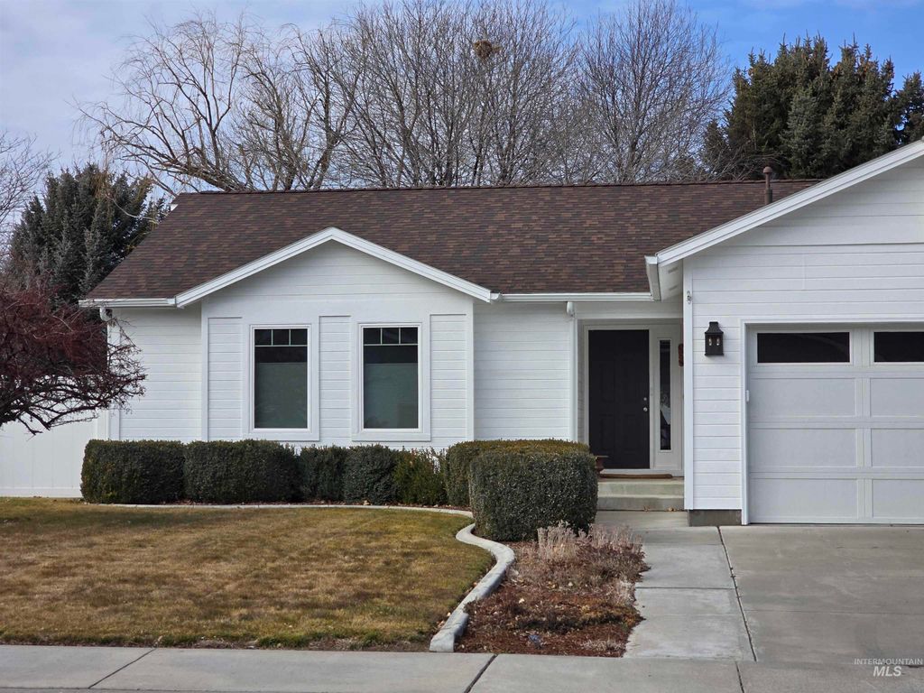 Photo of 959 Cypress Way, Twin Falls, ID 83301 (MLS # 98974420)