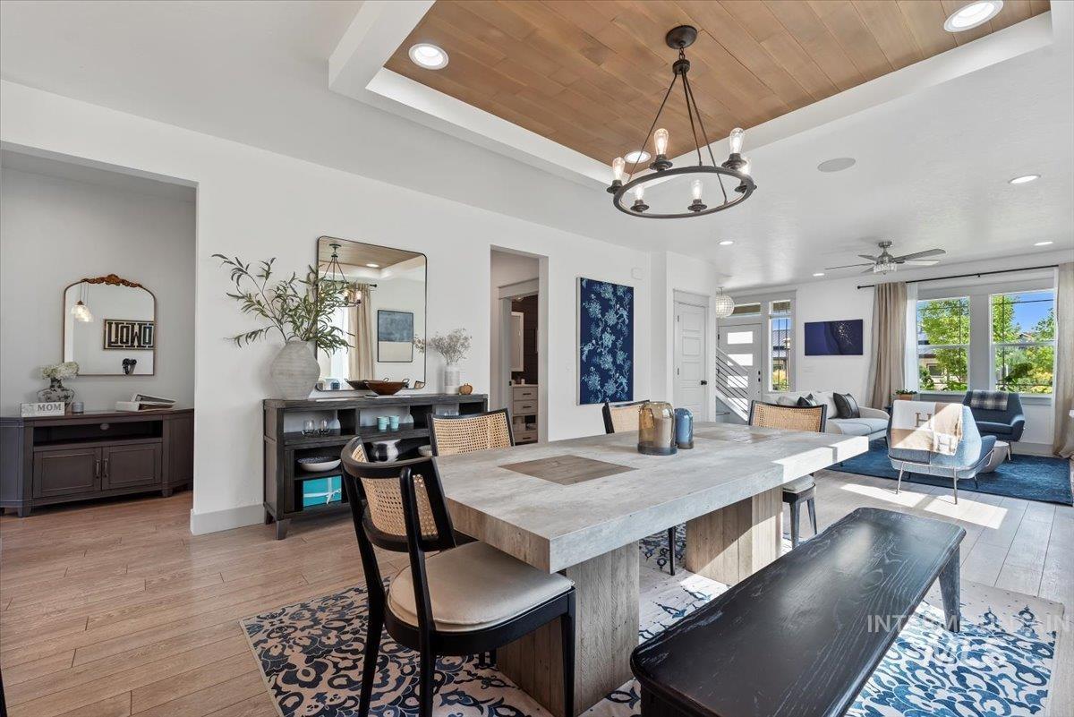 6233 S Hill Farm Way