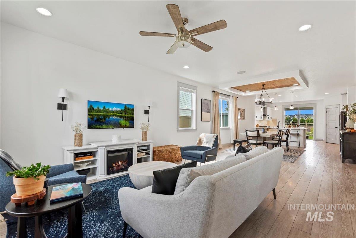 6233 S Hill Farm Way