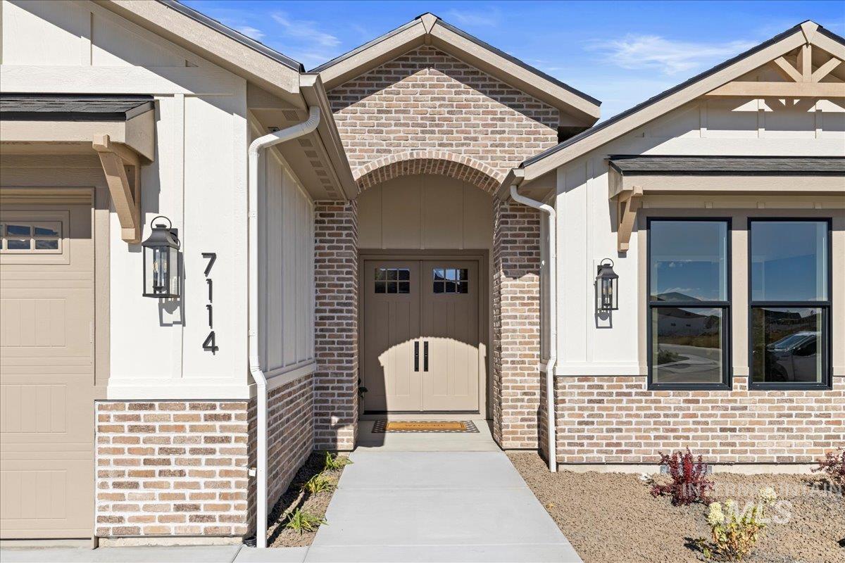 7114 E Chicken Hawk Loop