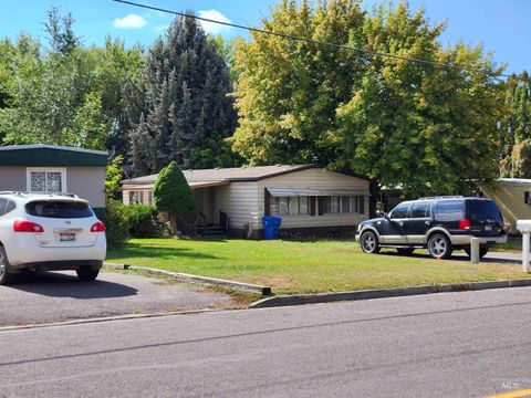 131&141 10th Ave E Jerome ID 83338