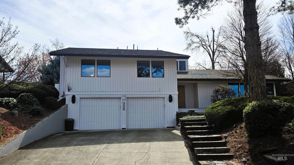 Photo of 338 W Shiloh Drive, Lewiston, ID 83501 (MLS # 98980662)