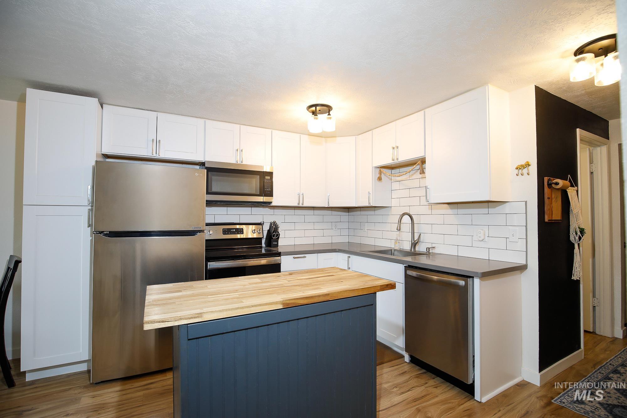 10534 W Fox Ridge Dr