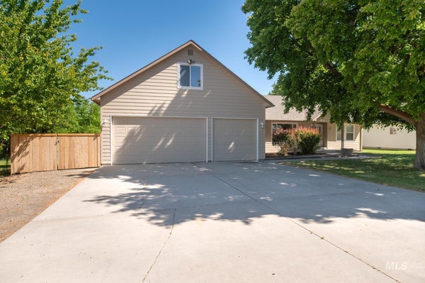 2345 CENTER AVE, PAYETTE, ID 83661 - Image 2908991343adce6829801045af4e9ecd/2889407619