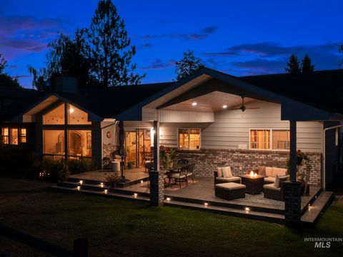 Photo of 620 Maple St, Grangeville, ID 83530 (MLS # 98962617)