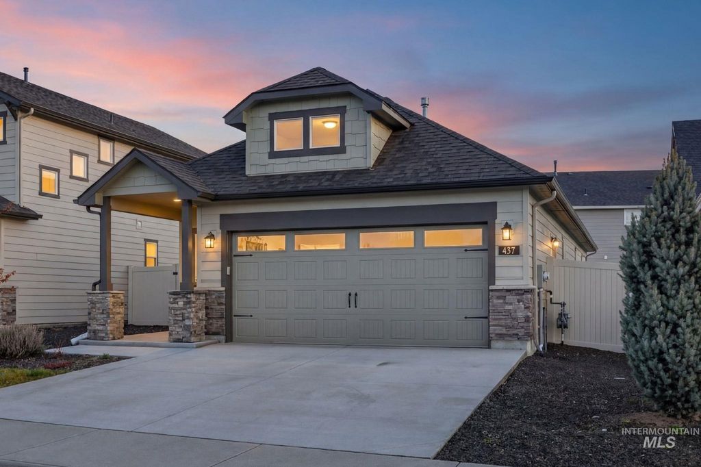 Photo of 437 W Contender Dr, Meridian, ID 83642 (MLS # 98981163)