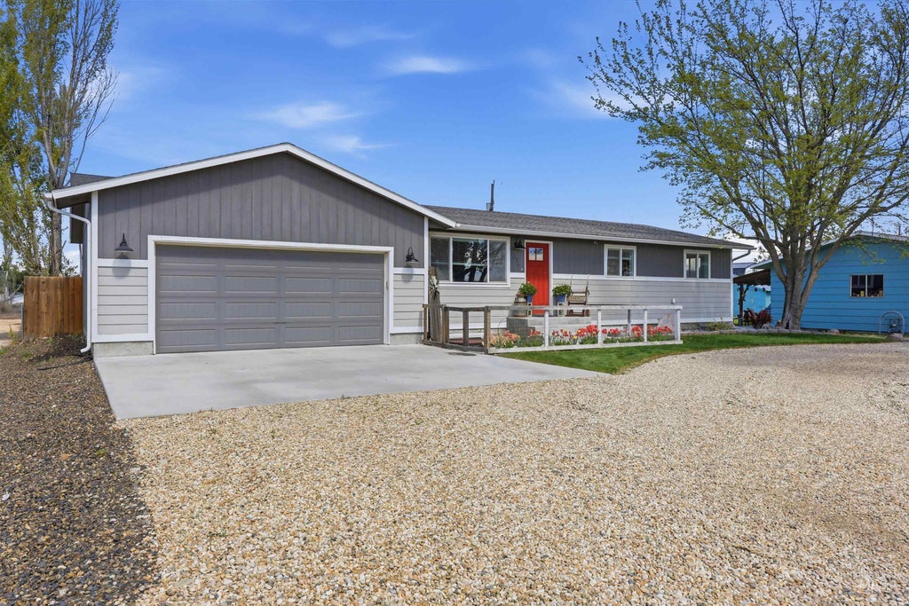 Photo of 10370 Cherry Ln, Nampa, ID 83687 (MLS # 98990632)
