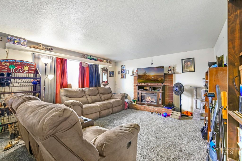 Photo of 913 9th Ave N Ave, Buhl, ID 83316 (MLS # 98977820)