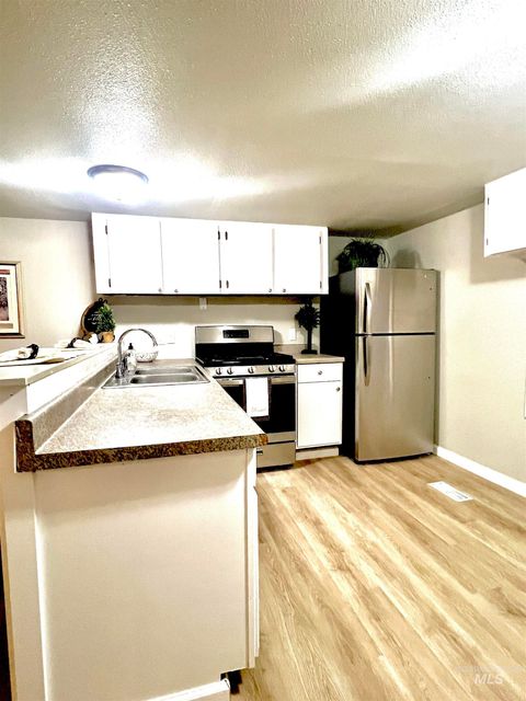 Photo of 340 E 8th Street #19, Mountain Home, ID 83647 (MLS # 98975595)