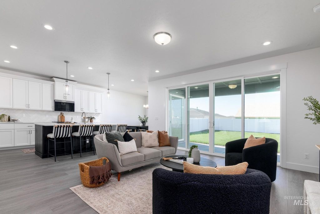 Photo of 6091 W Pewter Point St, Meridian, ID 83646 (MLS # 98968700)