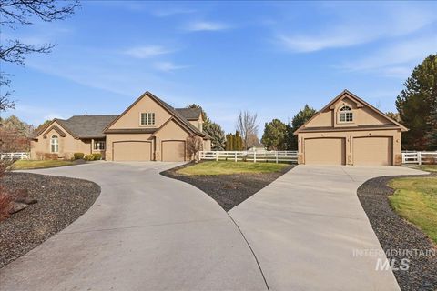 Photo of 570 N Cove Colony Way, Eagle, ID 83616 (MLS # 98971803)