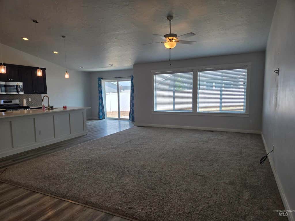 Photo of 1205 NW 20th Ct, Fruitland, ID 83619 (MLS # 98996412)