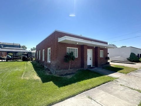 Photo of 434 W Idaho AVE, Ontario, OR 97914 (MLS # 98990594)