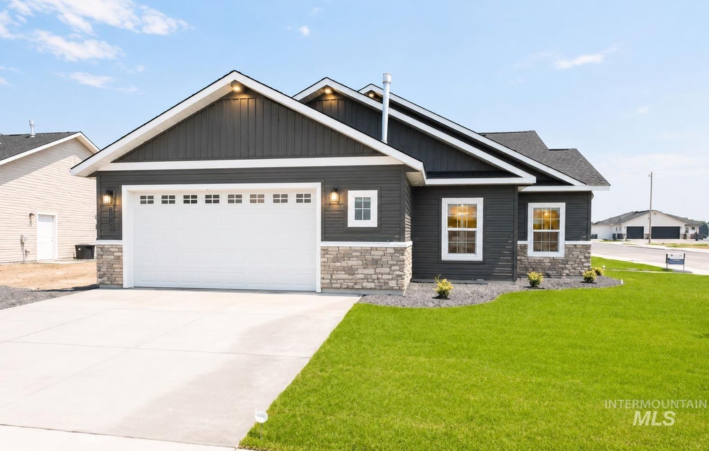 Photo of 3165 Gemini Ave, Twin Falls, ID 83301 (MLS # 98996921)